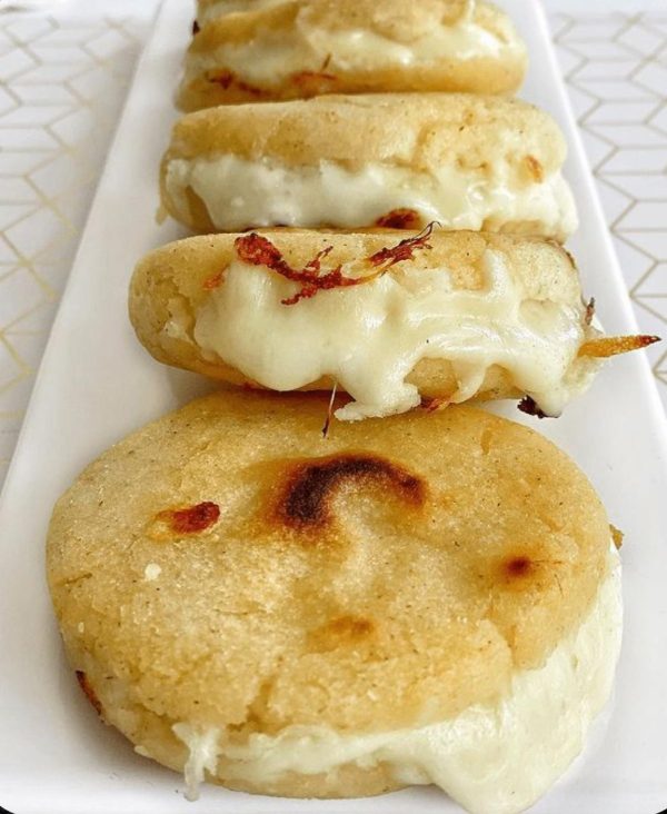 Arepa rellena de queso